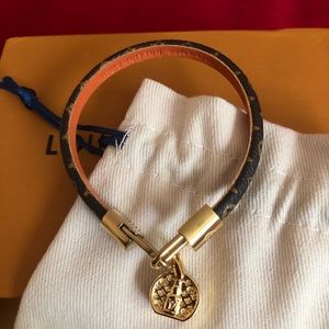 Louis Vuitton Tribute bracelet